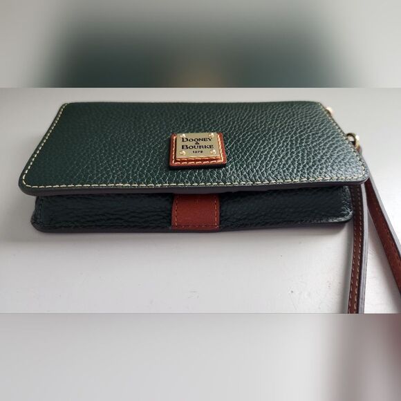 Dooney & Bourke Forest Green Wristlet Phone Wallet - Picture 2 of 10